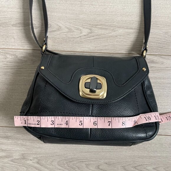 B Makowsky Leather Flap Top Cross Body Bag Lock Hardware Black Fashion Trendy - Picture 4 of 9